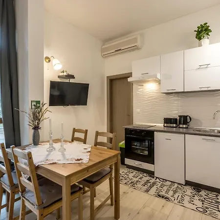 Palomia A Apartment Split Exterior photo